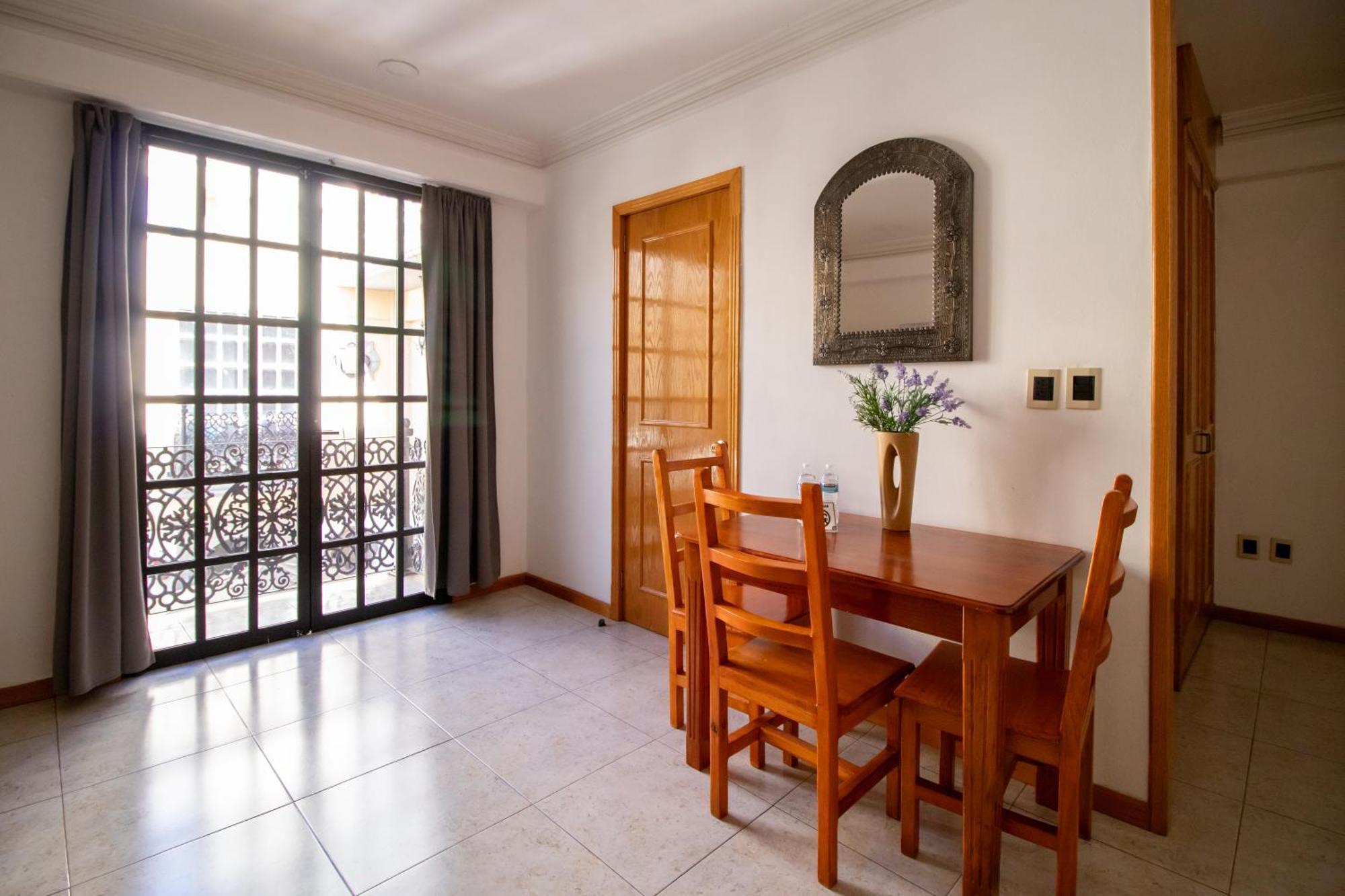 Suites Sevilla بويبلا المظهر الخارجي الصورة