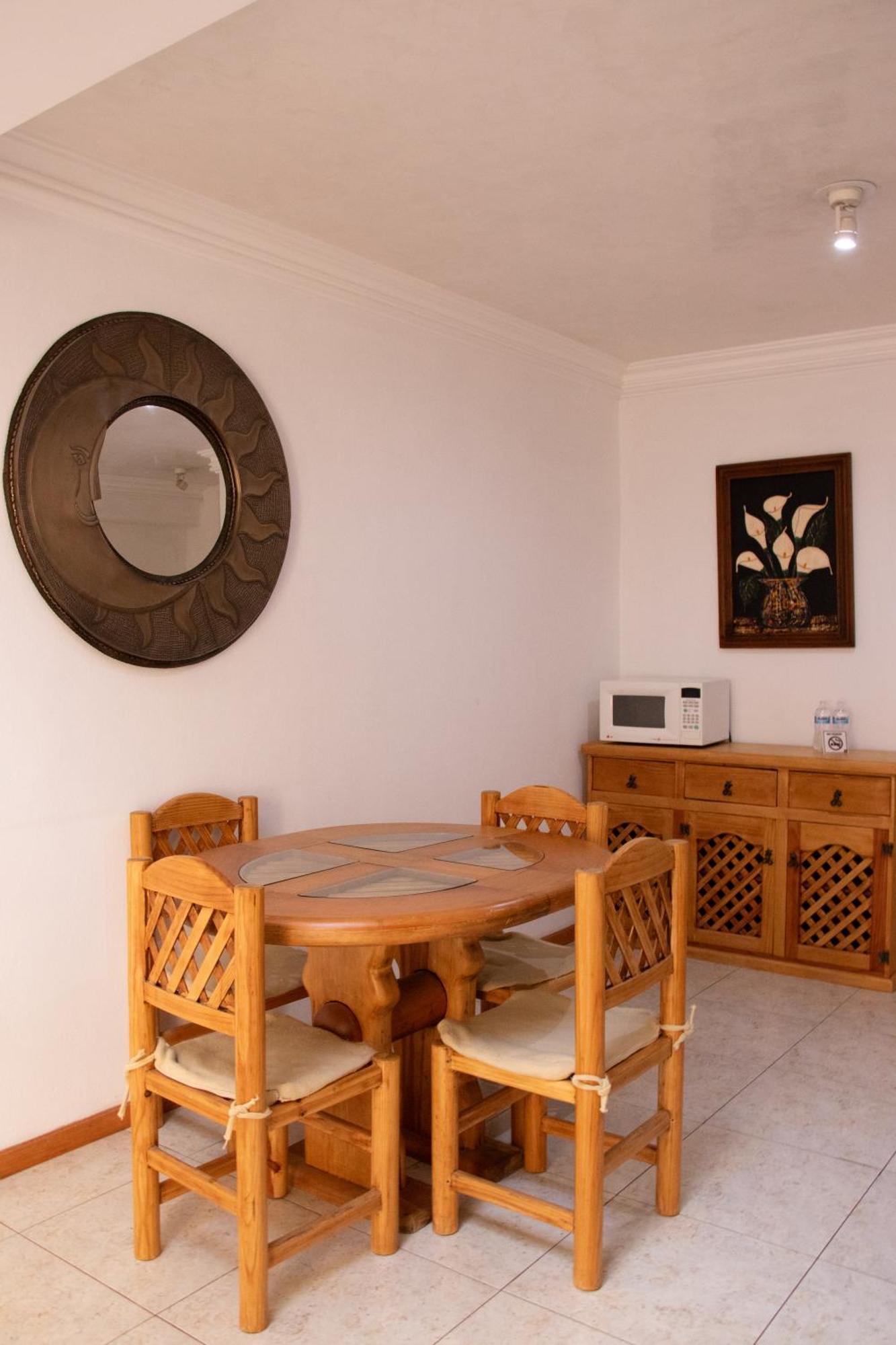 Suites Sevilla بويبلا المظهر الخارجي الصورة